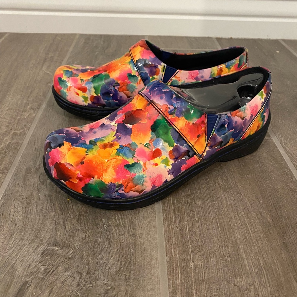 Klogs Mission Comfort Colorful Nurse Slip-On Clogs, size 7.5M slip resistant - Picture 3 of 5
